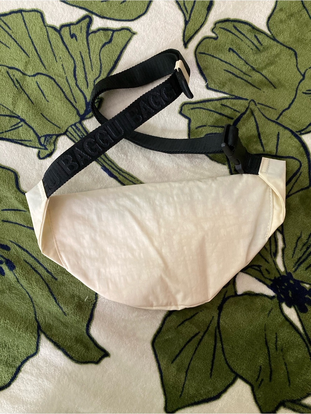 BAGGU Fanny Pack Belt Bag Sling - Picture 2 of 3